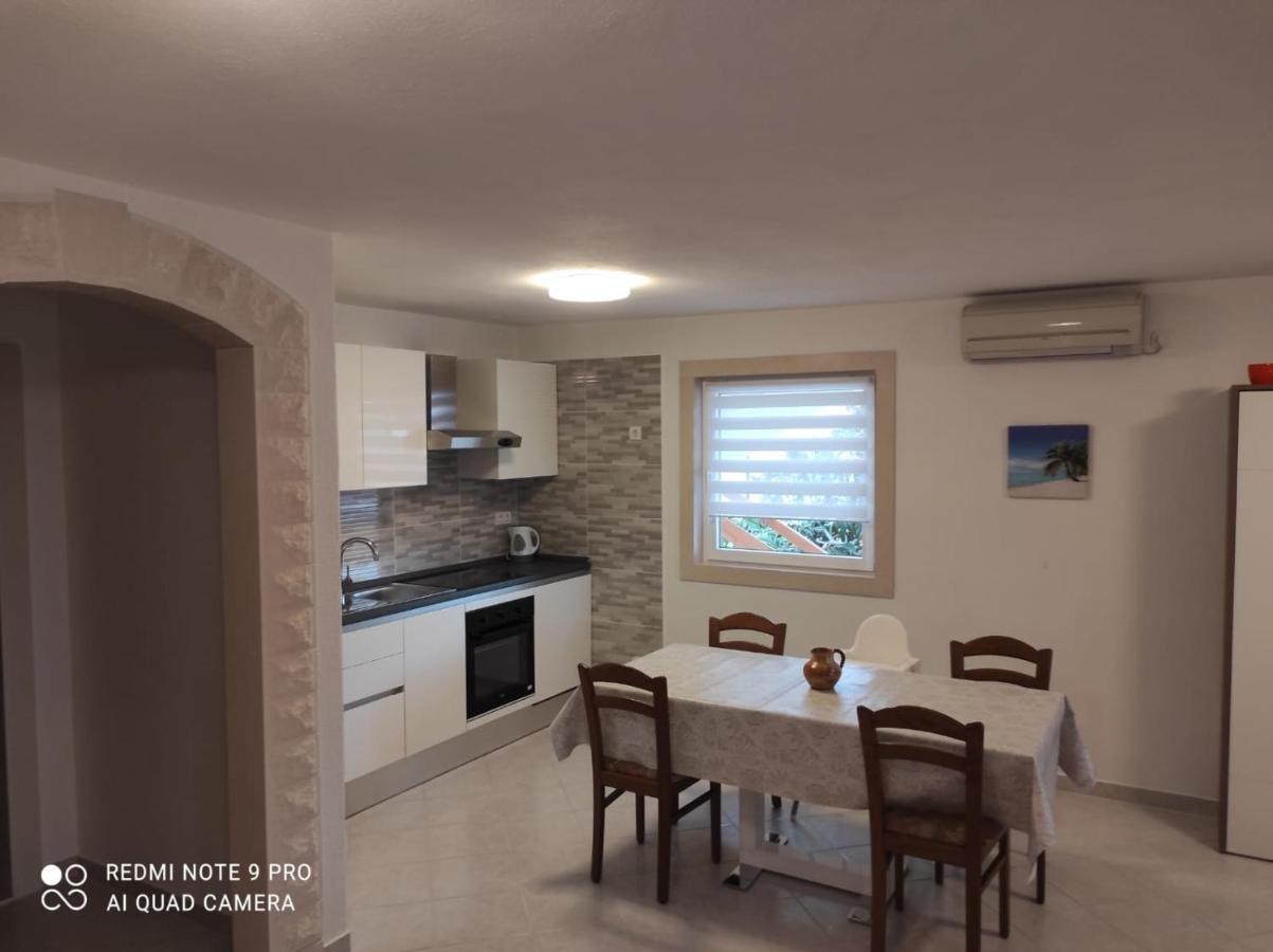 Apartments Marko Sutivan Insel Brac 외부 사진