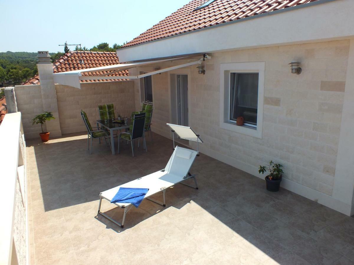 Apartments Marko Sutivan Insel Brac 외부 사진