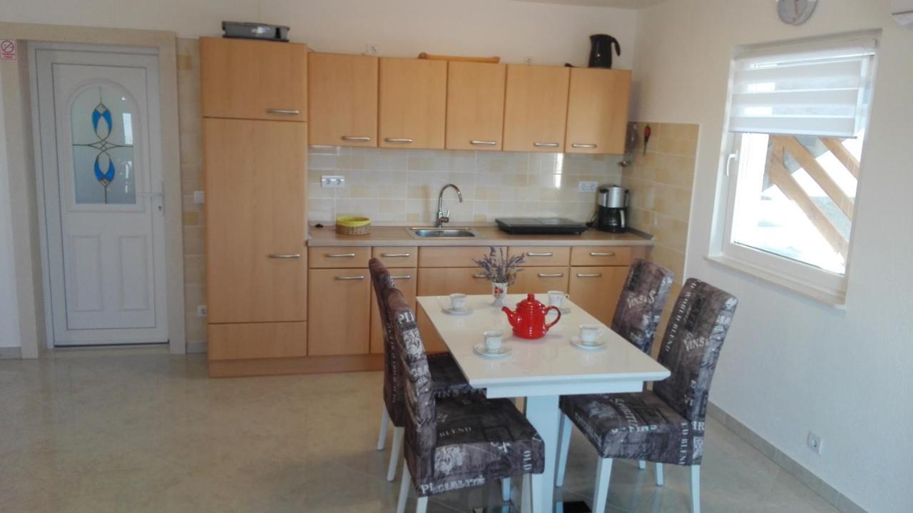 Apartments Marko Sutivan Insel Brac 외부 사진