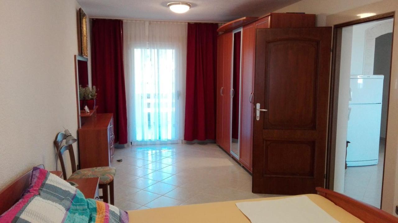 Apartments Marko Sutivan Insel Brac 외부 사진